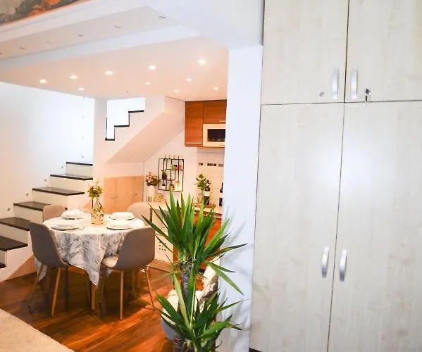 Millennium Park Apartment *